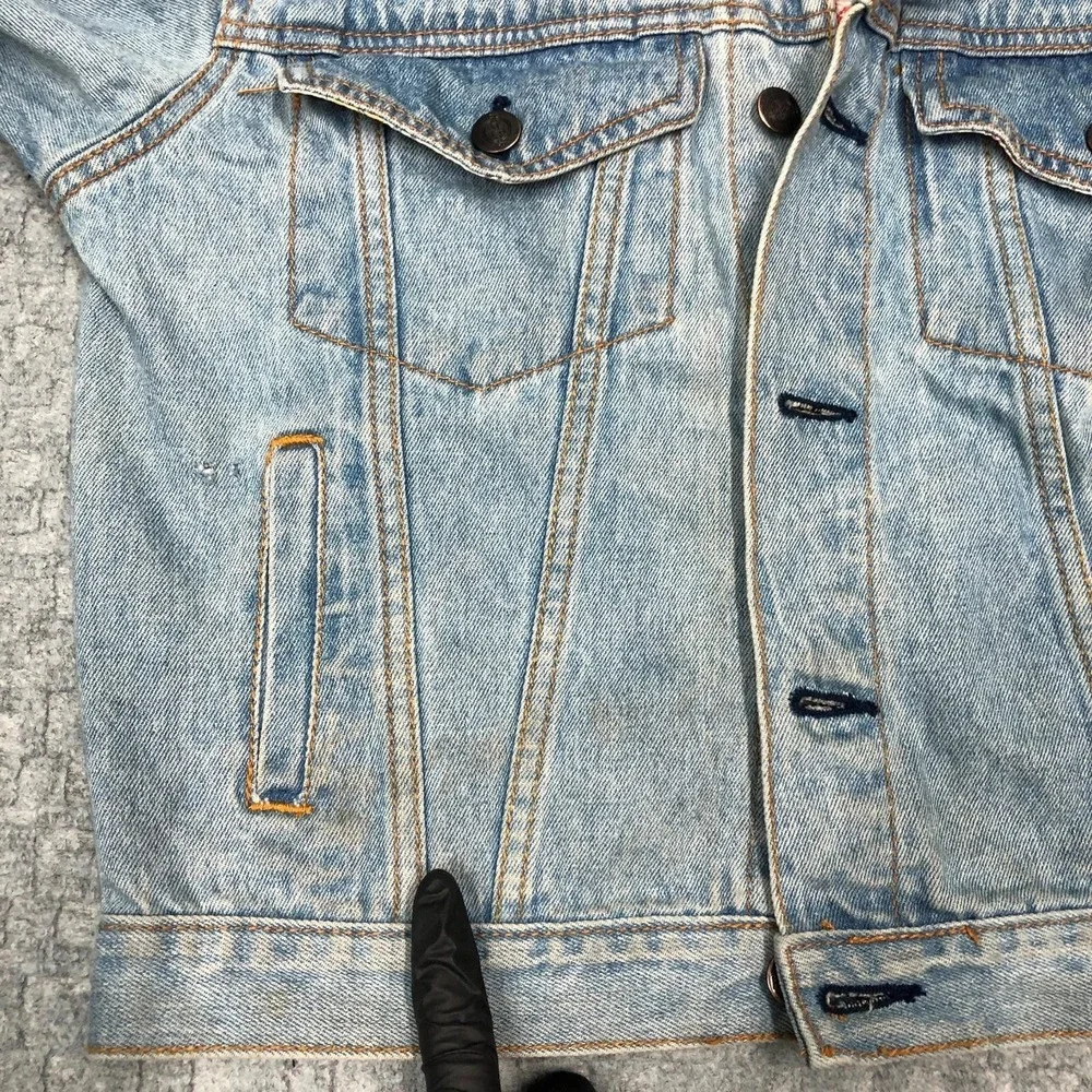 Vintage Hard Rock Cafe Jacket Youth 10 Blue Denim Berlin Trucker Embroidered 90s